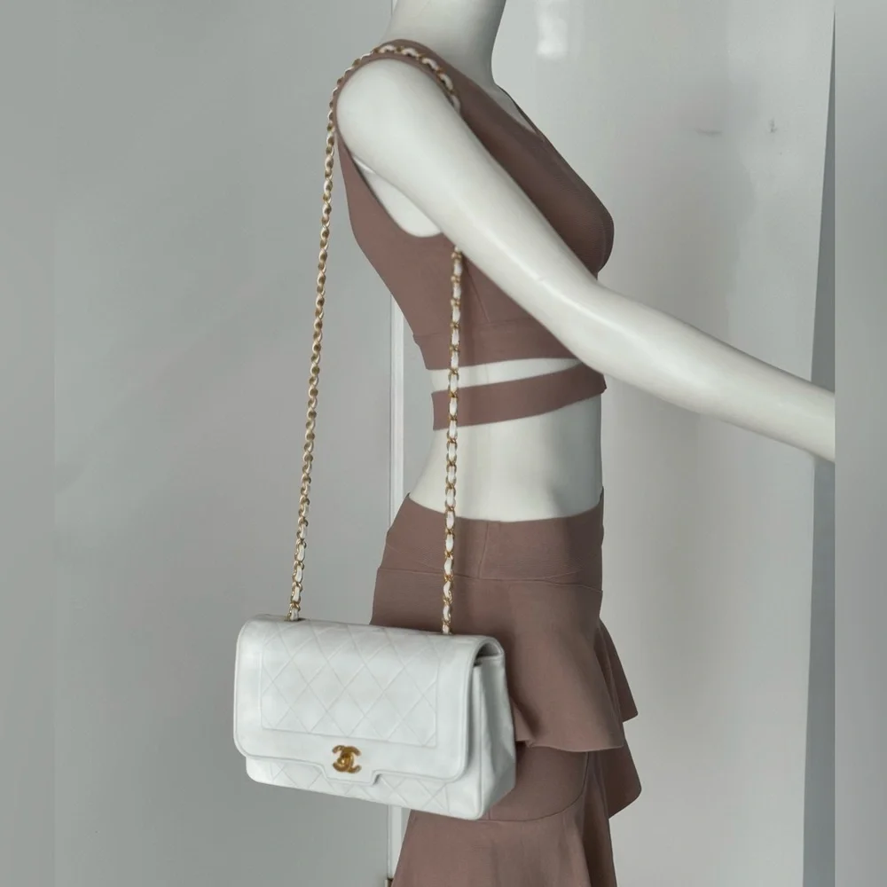 CHANEL Vintage 1-Series 1990s White Lambskin Quilted Flap Bag Gold CC Lock GHW!!
